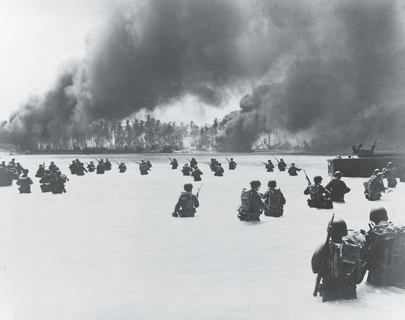 In 1943 d’Eliscu went ashore with U.S. forces at Makin Atoll in the Pacific. 