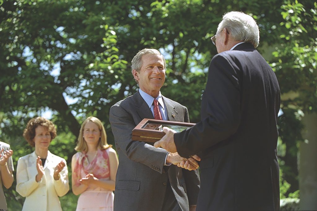 President George W. Bush presents Dr. Robert West with Salomon’s long-overdue Medal of Honor. (Tina Hager/Courtesy George W. Bush Presidential Library & Museum)