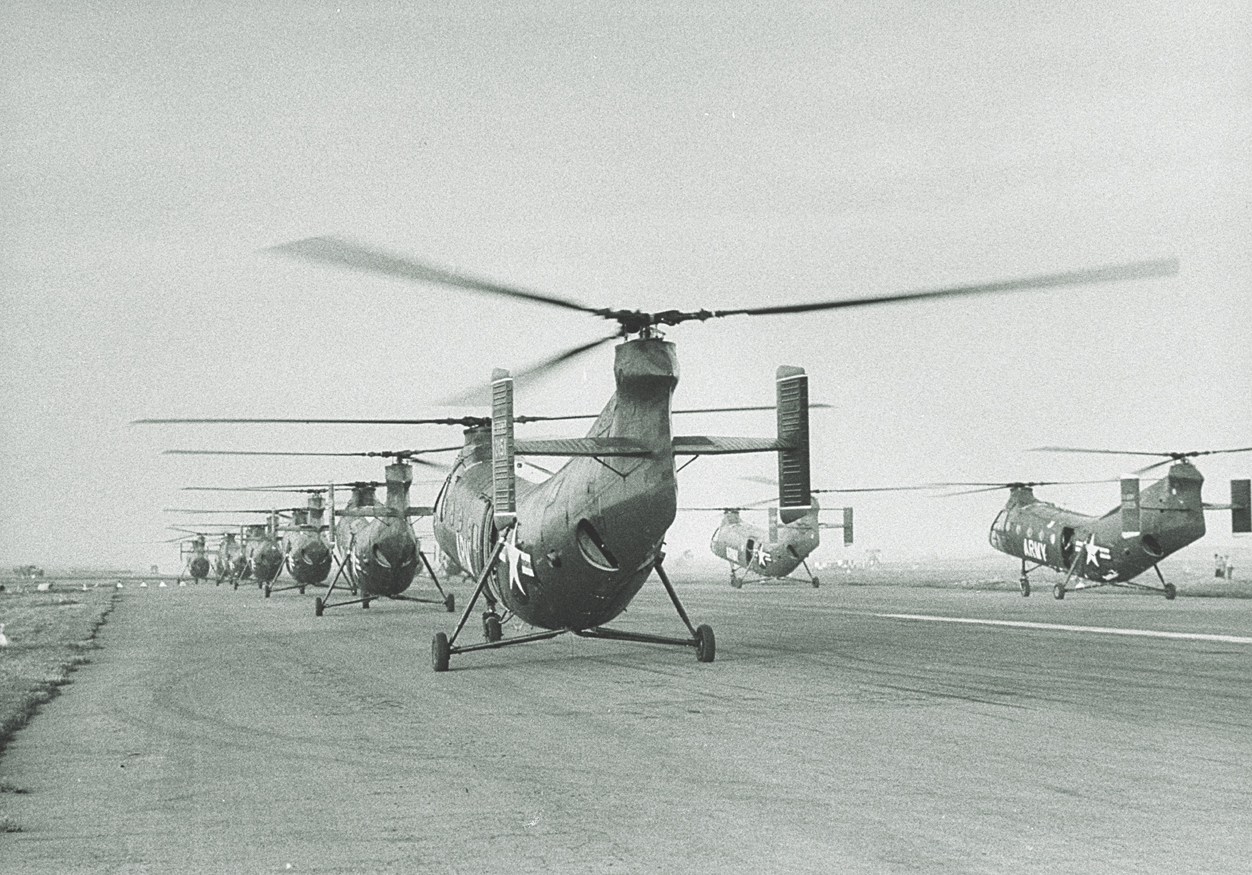H-21 Flying Bananas at an airfield in February 1962. / Getty Images