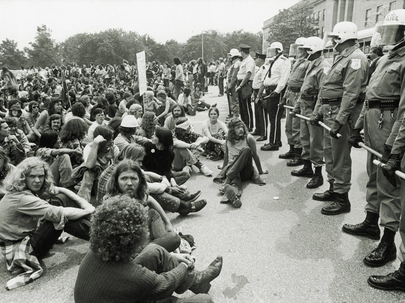 A narrow gap between the protestors and the riot police during a demonstration against the Vietnam War in Washington DC, 21st May 1972. 173 demonstrators were later arrested during a violent confrontation with the police. (Photo by Archive Photos/Getty Images)