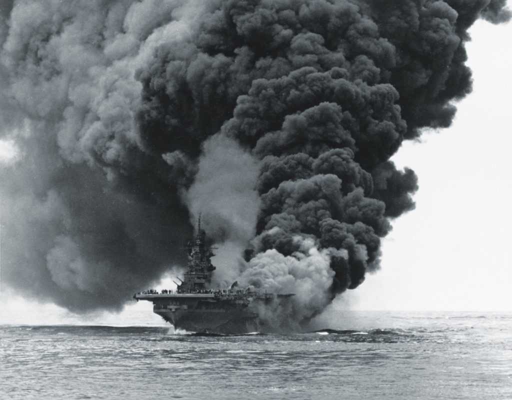 uss-bunker-hill-sinking-ww2
