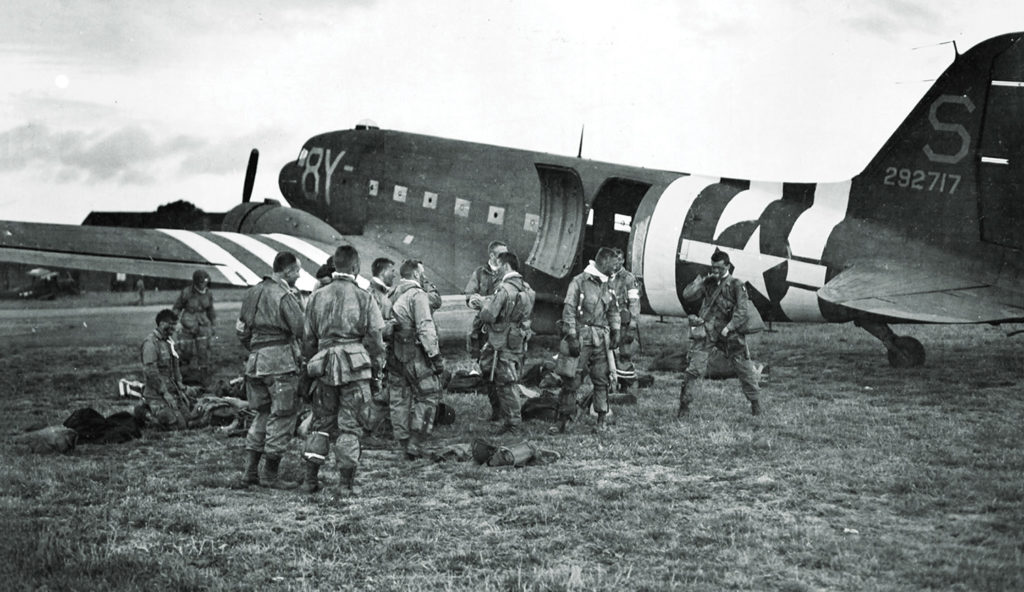 paratroopers-douglas-c47-prep-dday