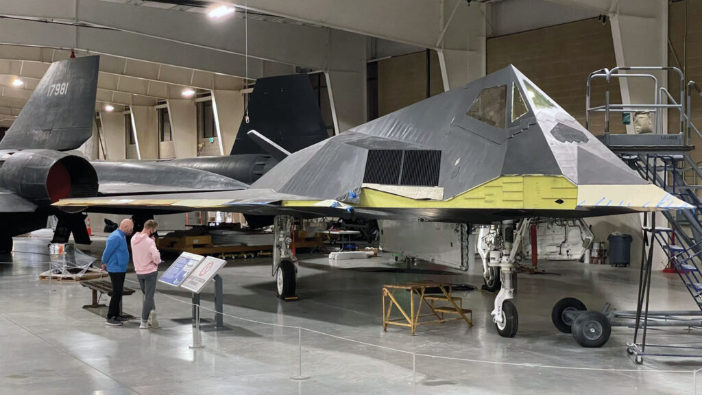 f-117-stealth-restored-display
