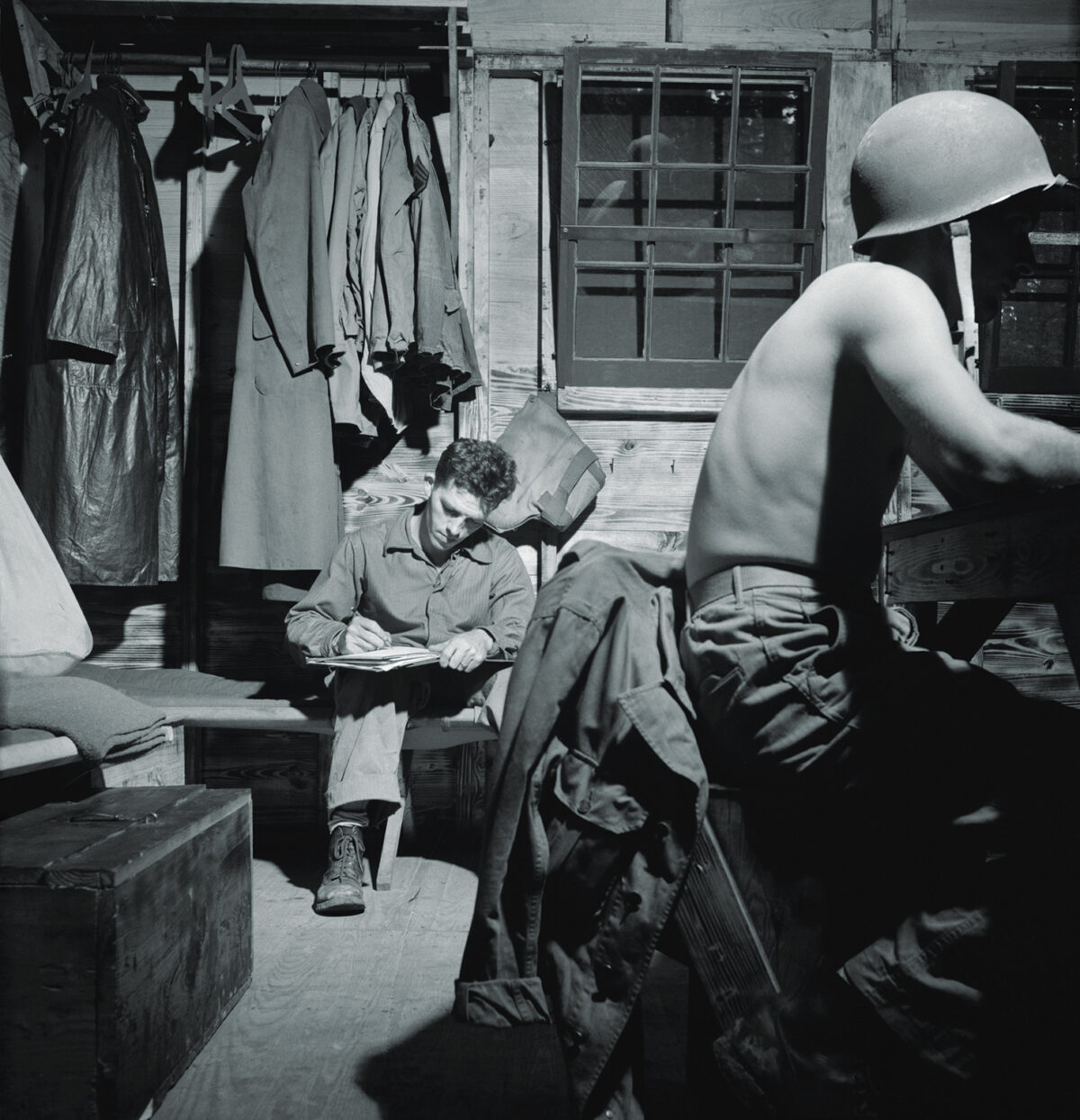 ww2-soldier-writing-home