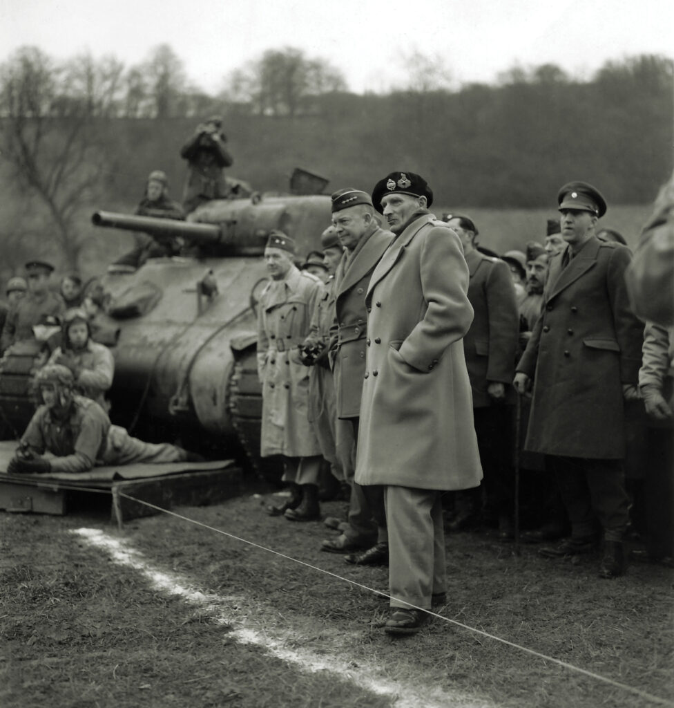 bernard-montgomery-dwight-eisenhower-tank
