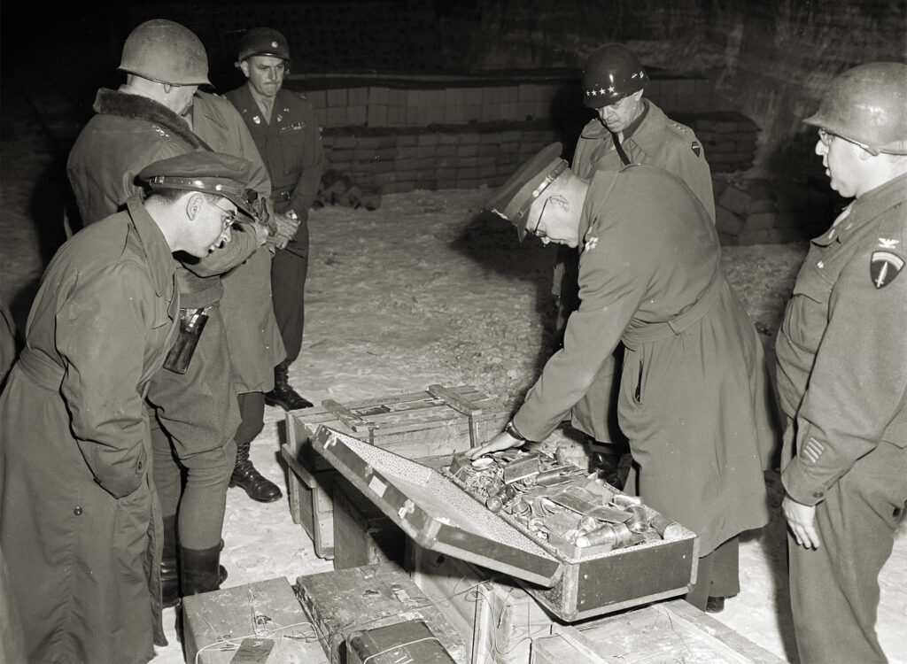 german-salt-mines-post-ww2-eisenhower-gold-merkers
