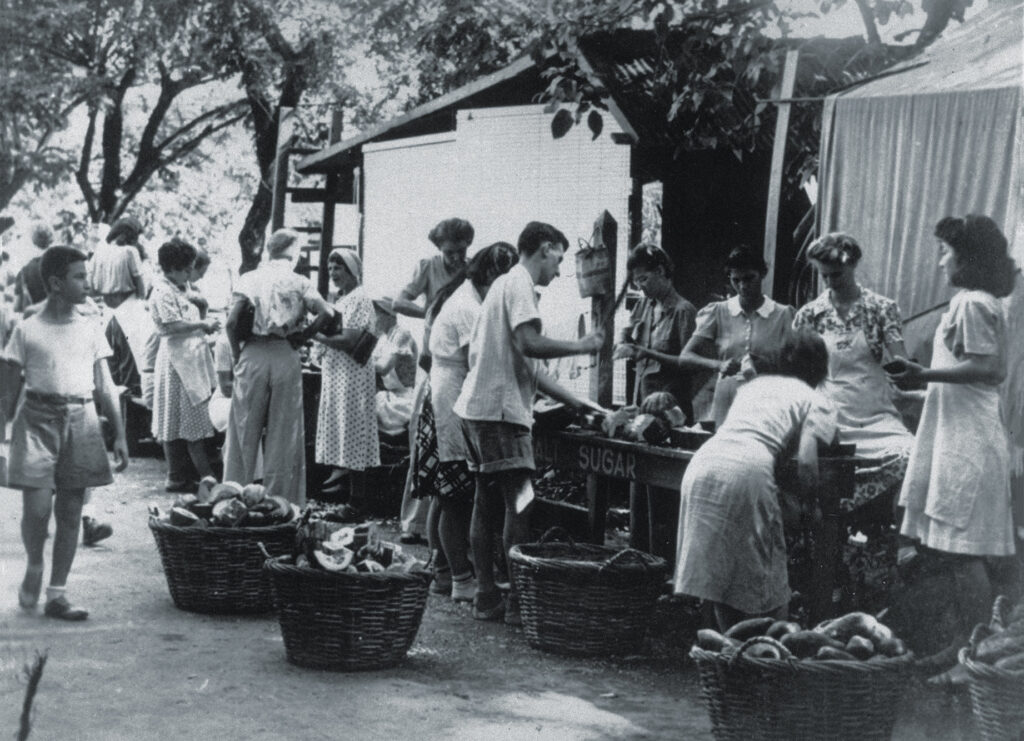 internees-santo-tomas-internment-camp-ww2