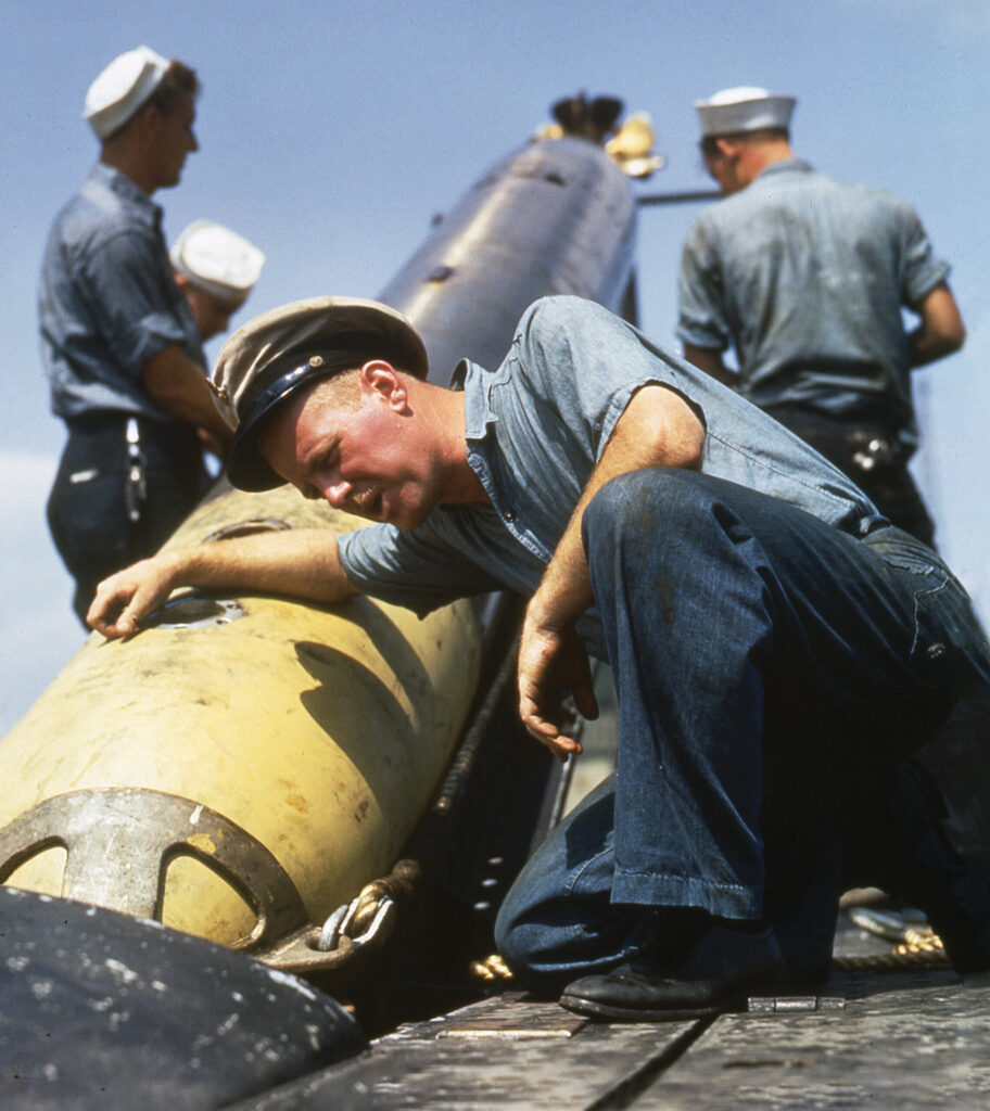 ww2-torpedo-load-deck