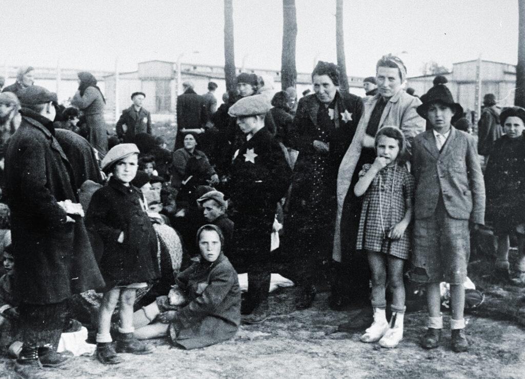 jewish-women-children-gas-chamber