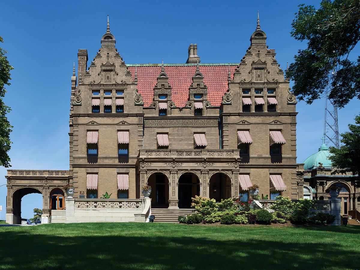Photo of the Pabst Mansion.
